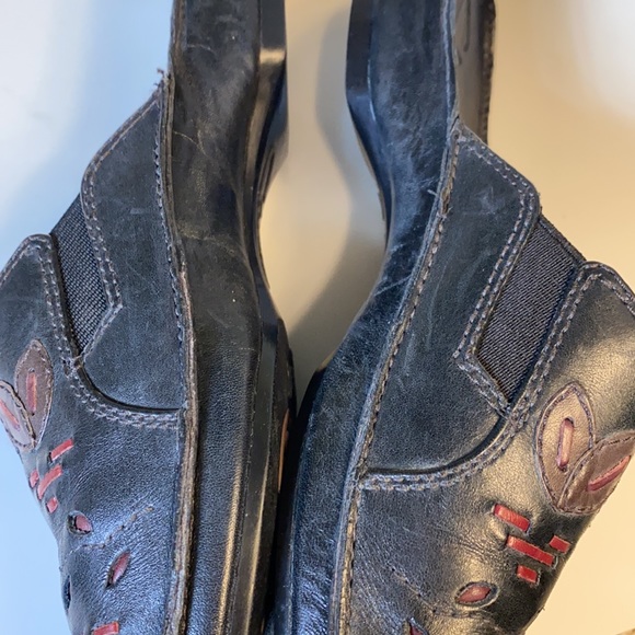 Clark’s Embroidered Leather Slides size 7 - Picture 5 of 5